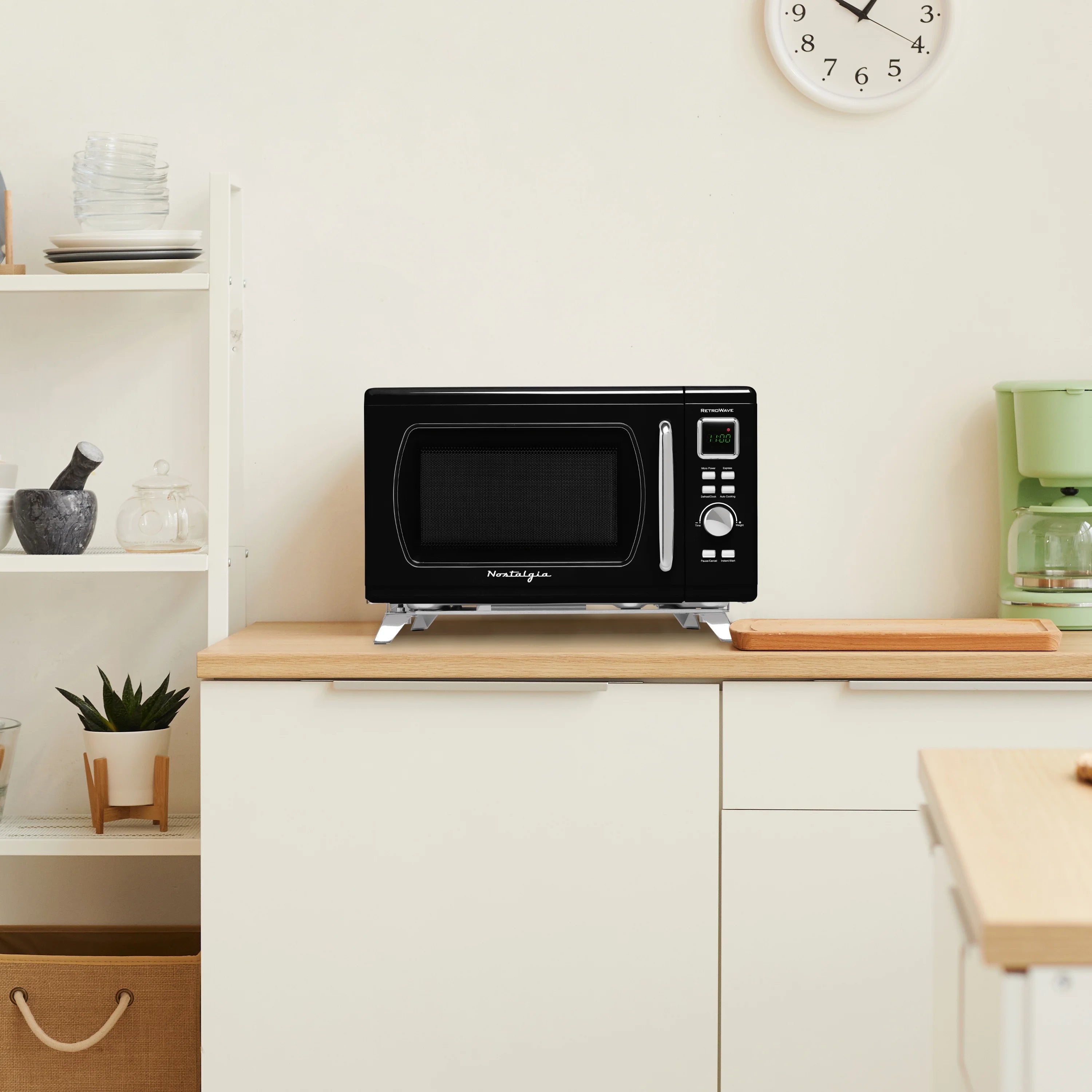 Nostalgia Mid-Century Retro 0.9 Cu. Ft. 900-Watt Microwave Oven, Black