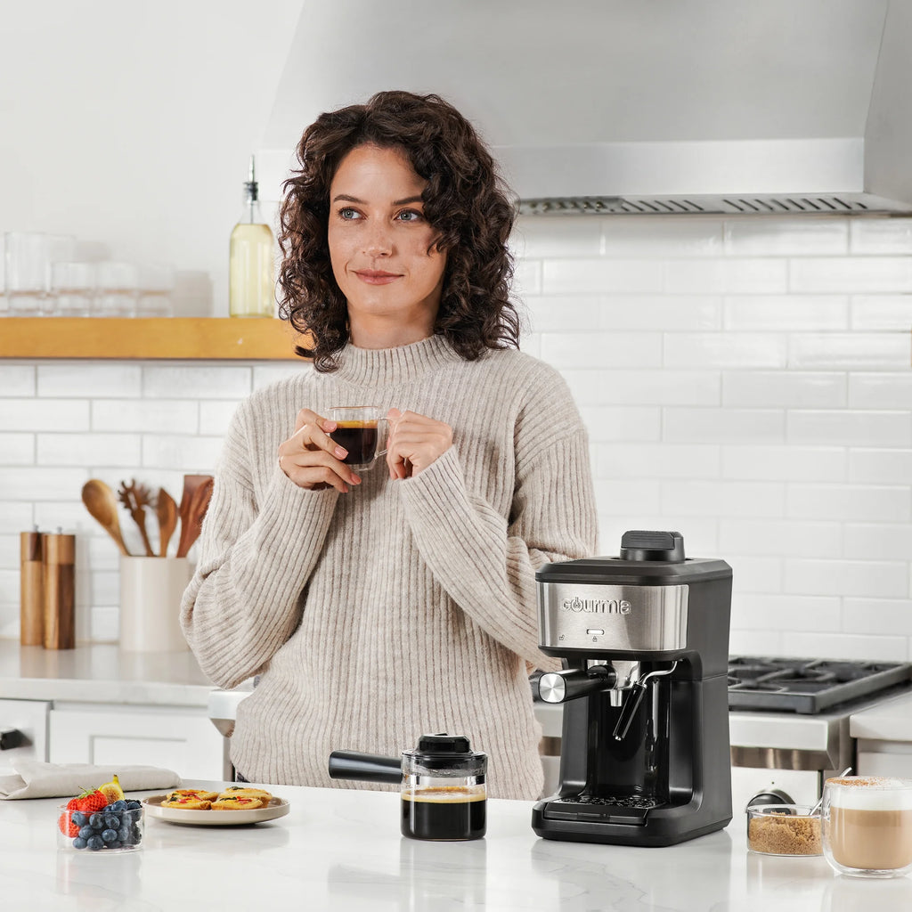 Gourmia 4-Shot Steam Espresso, Cappuccino, and Latte Maker with Frothing Wand, Black, New