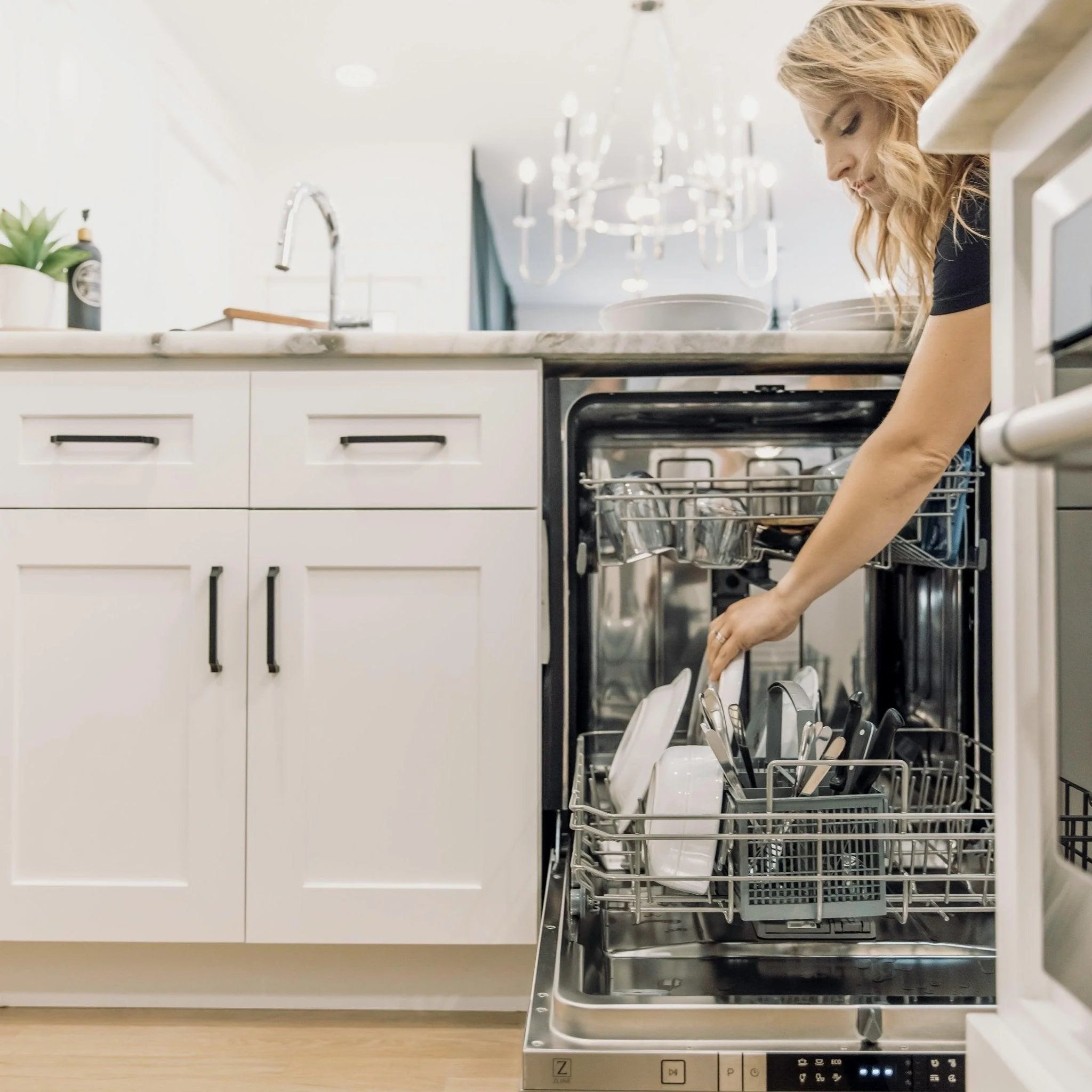 Zline Dw-H-24 24" Wide 20 Place Setting Energy Star Rated Built-In Top Control Dishwasher