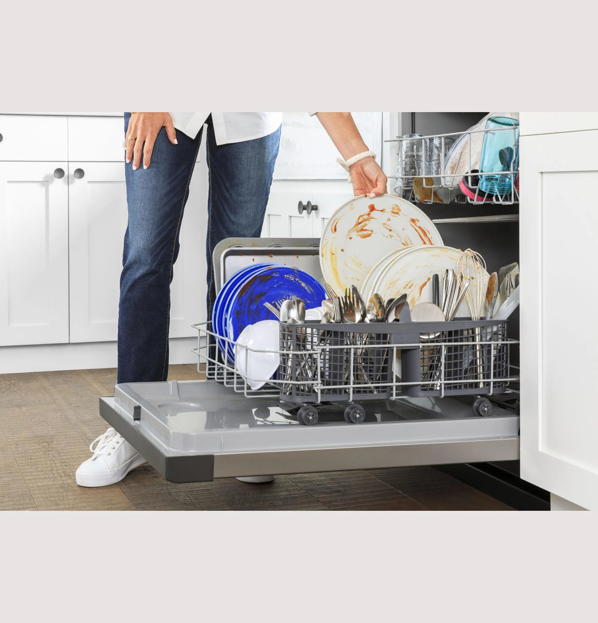 GE APPLIANCES GDF510PGRWW built in dishwasher