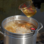 Bayou Classic 30 Qt. Outdoor Turkey Fryer Pot with Vented Lid 3025