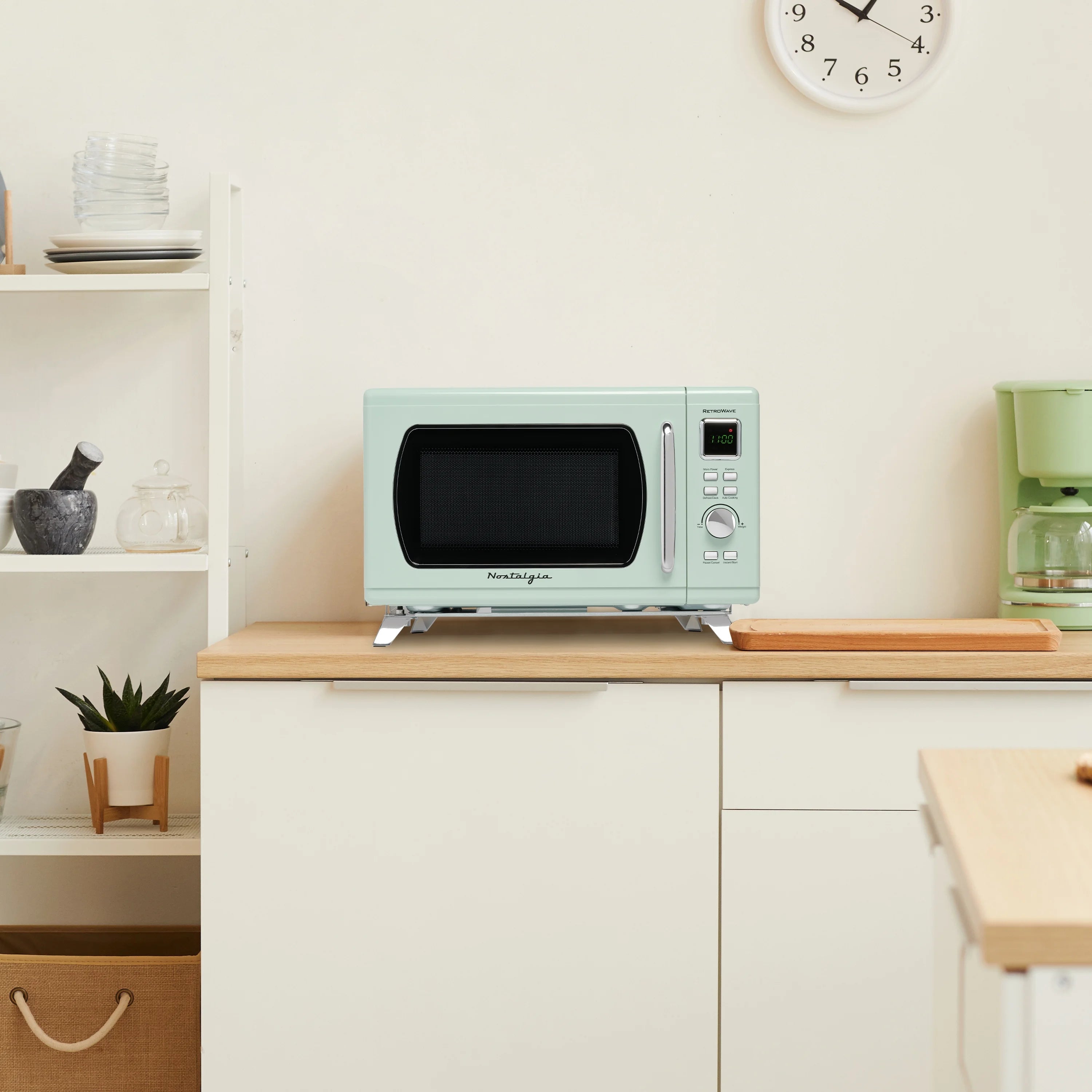 Nostalgia Mid-Century Retro 0.9 Cu. Ft. 900-Watt Microwave Oven, Black