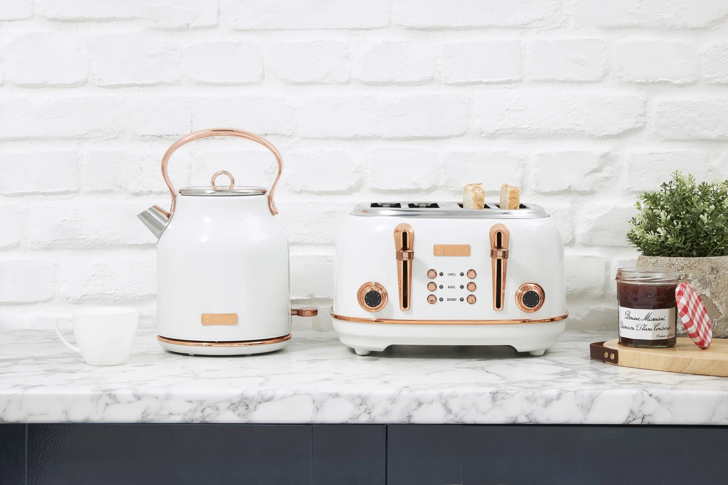 Open Box Haden Heritage 1.7L Stainless Steel Retro Electric Kettle,Ivory/Copper