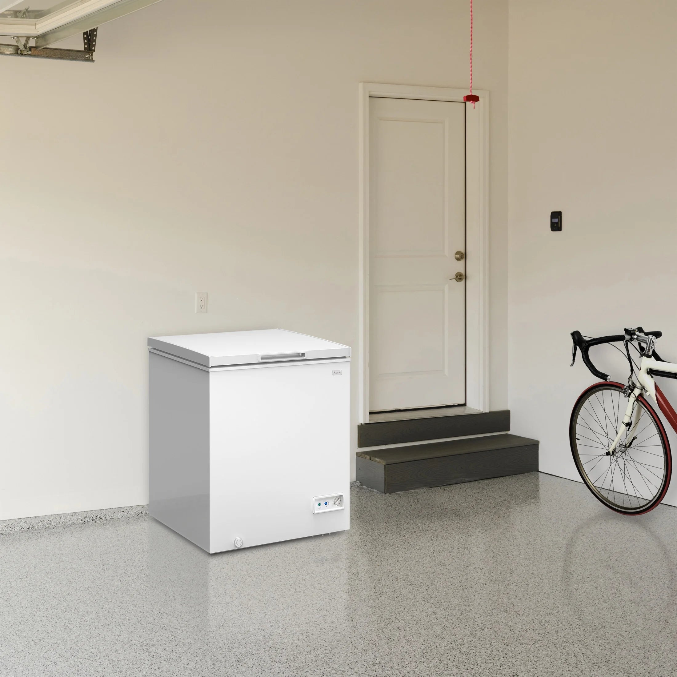 Avanti Garage Ready Chest Freezer, 5.0 Cu. ft. Capacity, in White (?CF5F0W)