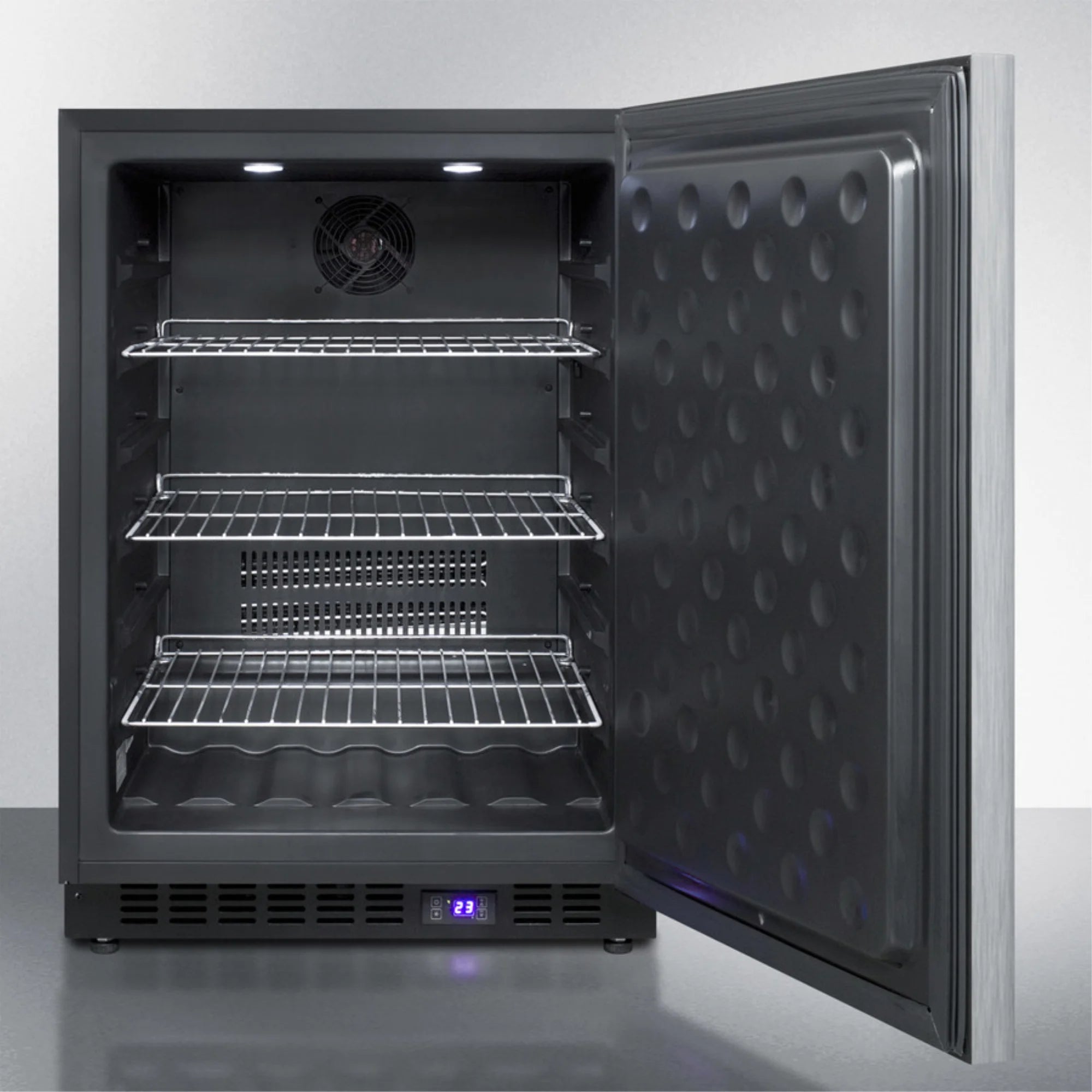 Frost-free outdoor all-freezer in complete stainless steel, w/digital thermostat, LED lighting, horizontal handle, and lock; built-in or freestanding