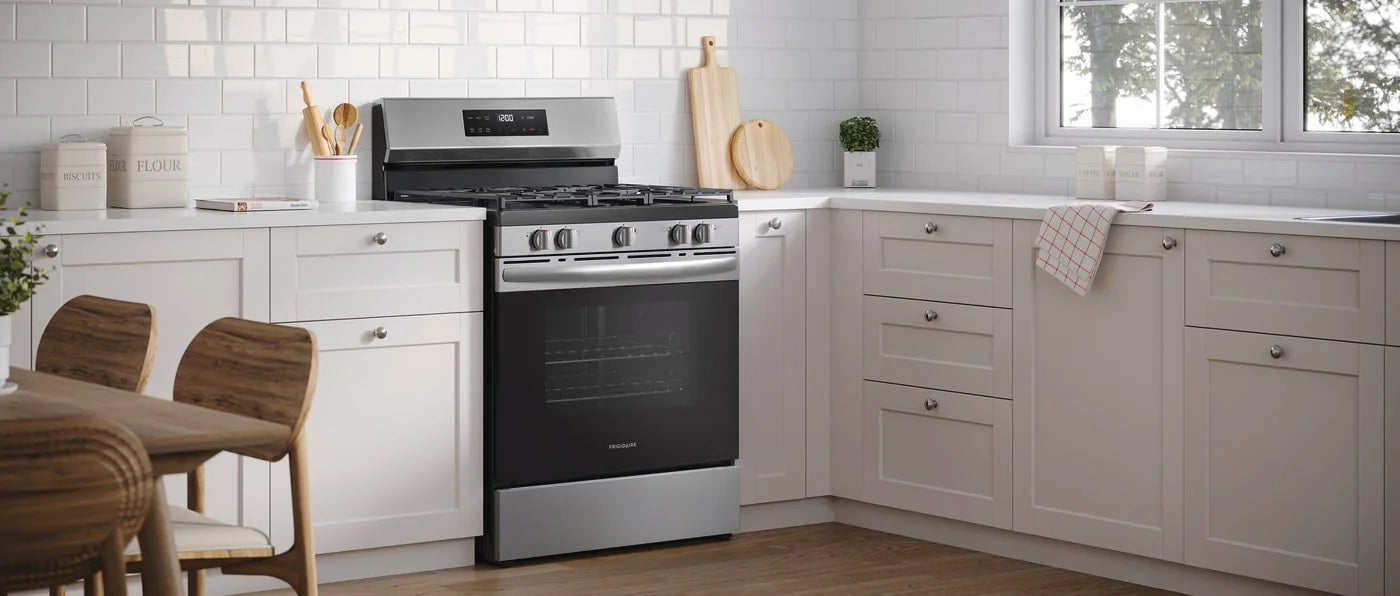Frigidaire FCRG3062AS 30" Gas Range with Steam Clean, Stainless Steel