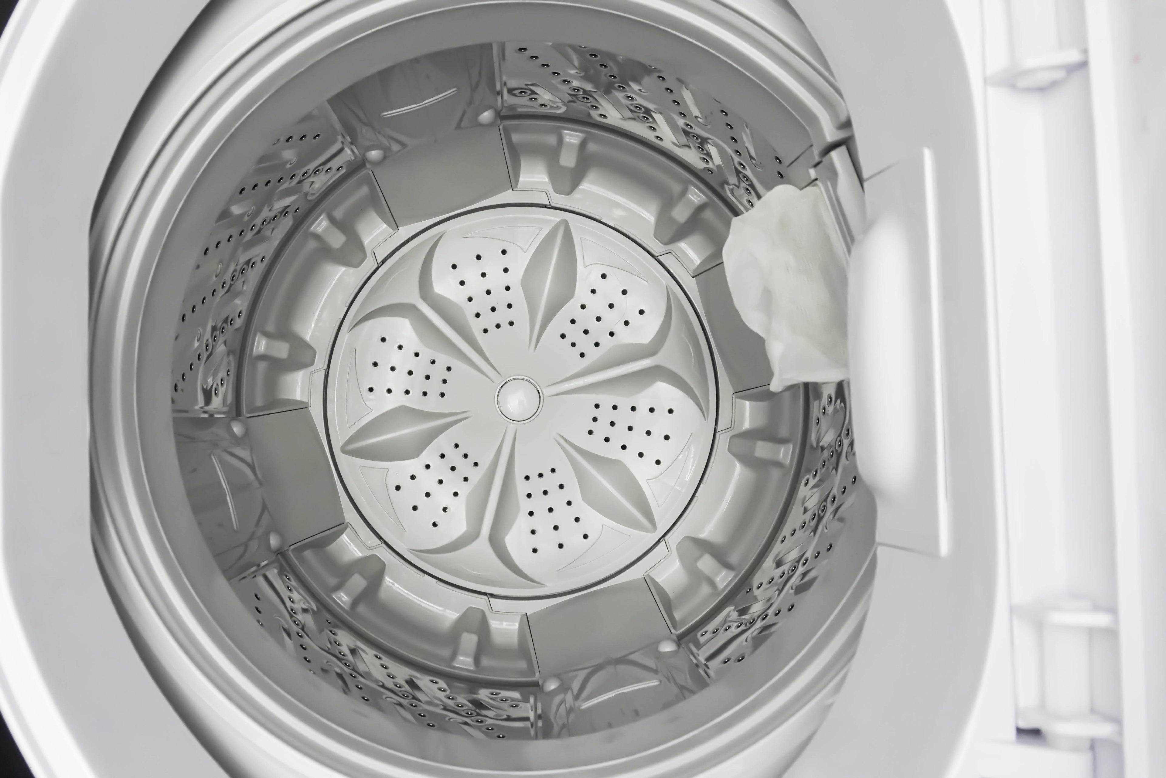 Danby DWM065A1WDB-6 1.8 cu. ft. Compact Top Load Washing Machine in White