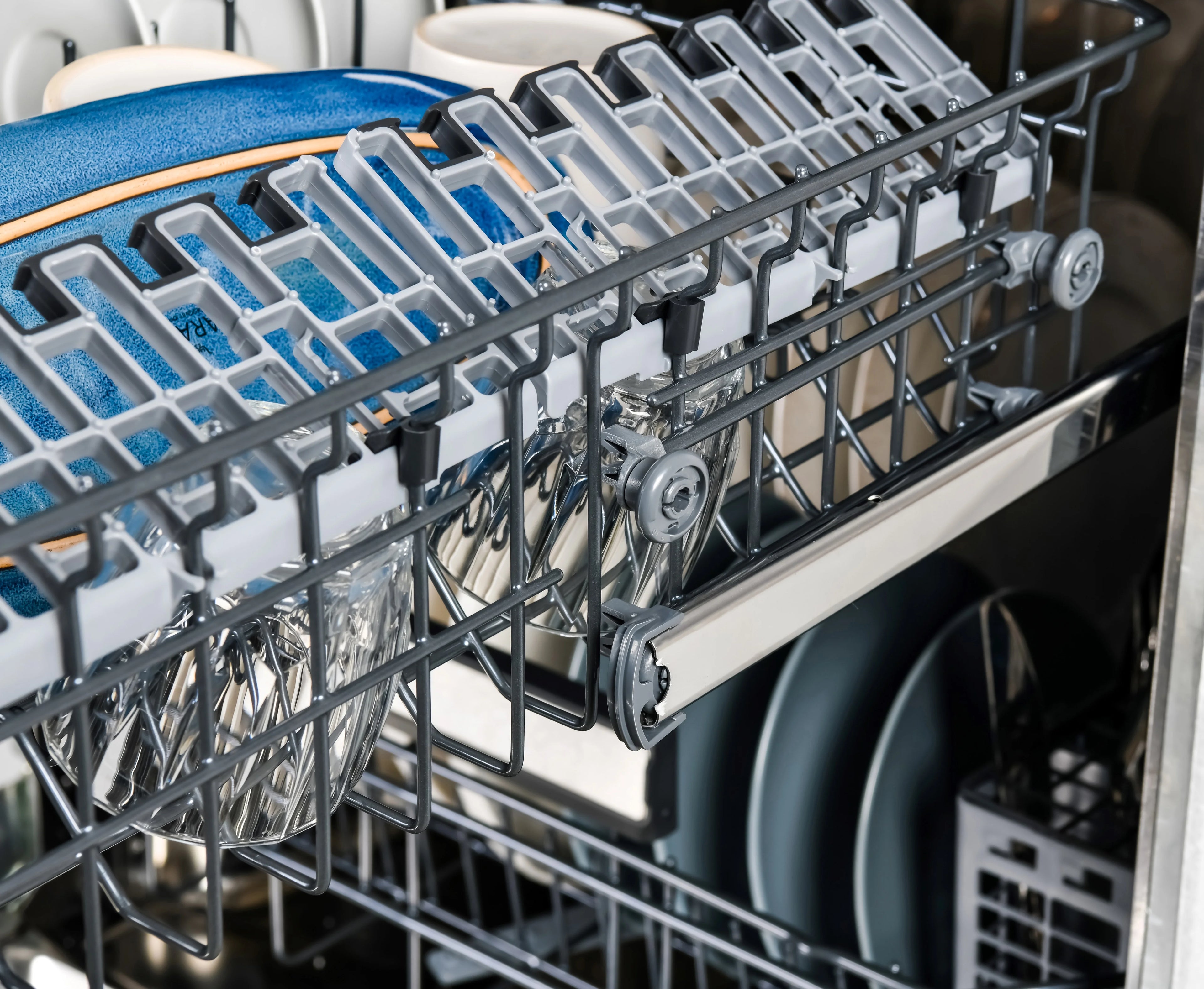 Kenmore 24�?Built-In-Dishwasher w/ 3rd Rack & Turbo Dry with Pocket Handle-SS