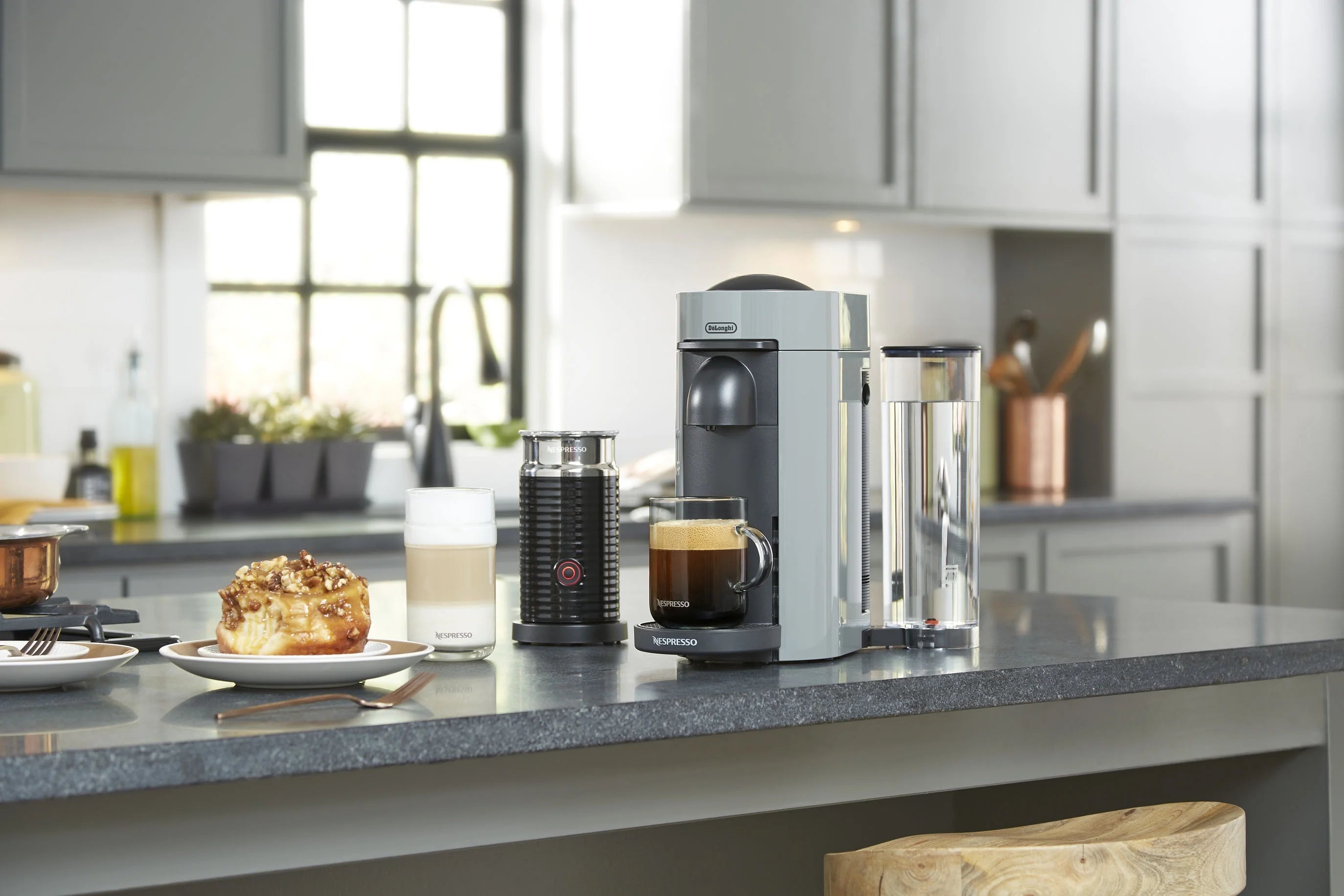 Nespresso New Vertuo Plus Coffee and Espresso Machine by De'Longhi with Aerocinno, Gray, Single-Serve Brewers